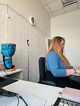 Juicy PeachLux online show from 02/12/26, 07:58