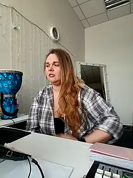 Juicy PeachLux online show from 02/15/26, 07:51