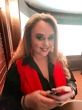 Juicy PeachLux online show from 04/25/26, 03:53