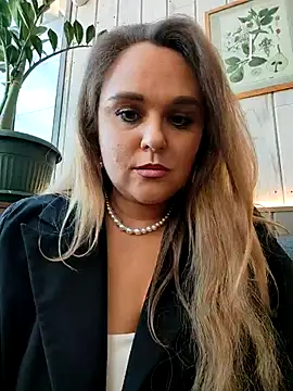 Juicy PeachLux online show from 05/06/26, 01:25