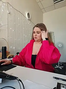 Juicy PeachLux online show from 05/21/26, 07:59