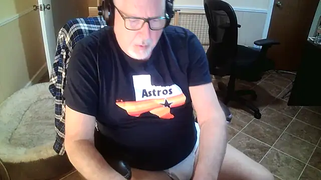 superbearboss online show from 10/26/25, 01:39