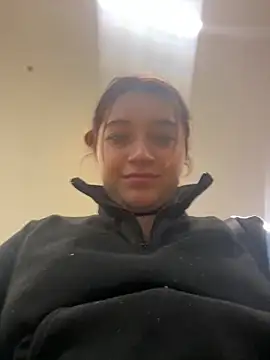 Karina Leon online show from 05/06/26, 06:13