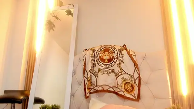 Alexa Bravva online show from 04/01/26, 03:18