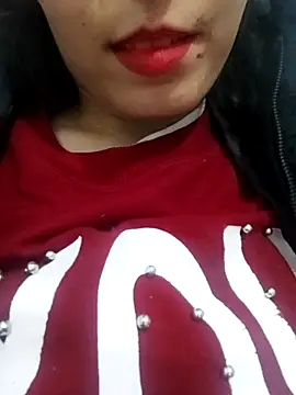 saraaxx1 online show from 03/10/25, 08:34