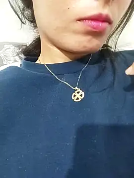 saraaxx1 online show from 02/10/26, 10:03