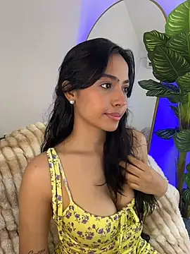  Emily Thompson  online show from 03/18/26, 02:26