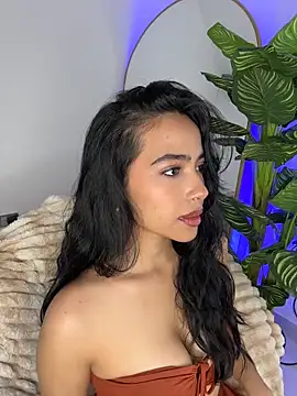  Emily Thompson  online show from 06/17/26, 02:25