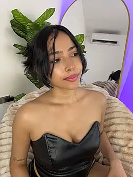  Emily Thompson  online show from 06/22/26, 03:25
