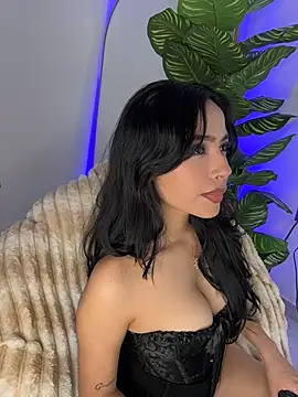  Emily Thompson  online show from 07/04/26, 01:23