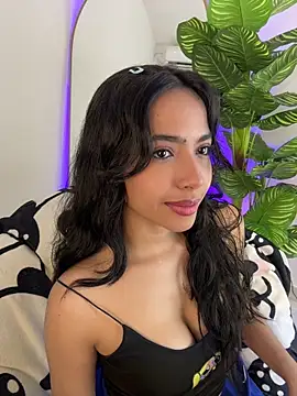  Emily Thompson  online show from 07/24/26, 03:37