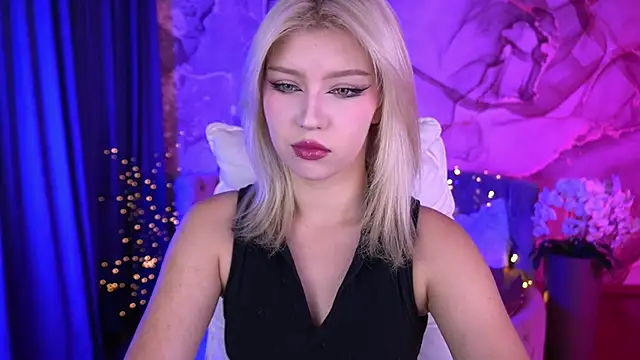 SelenaIris online show from 09/18/25, 07:32