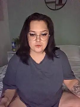 Saucy-Serenity online show from 10/19/25, 07:03