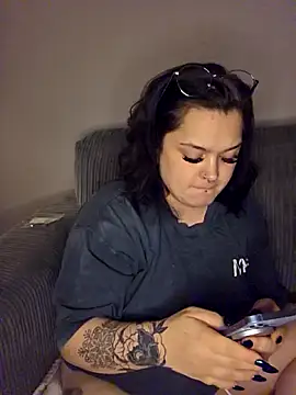 Saucy-Serenity online show from 11/02/25, 08:22