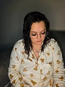 Saucy-Serenity online show from 11/13/25, 08:52