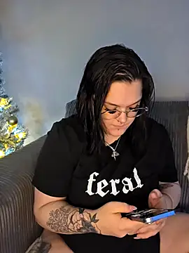 Saucy-Serenity online show from 11/18/25, 08:35