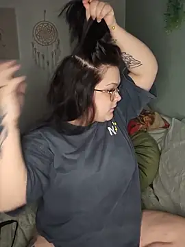 Saucy-Serenity online show from 05/17/26, 09:44