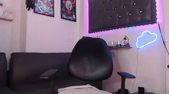 Monkey uchiha777 online show from 03/17/25, 07:37