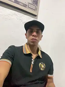 Monkey uchiha777 online show from 03/21/25, 12:29