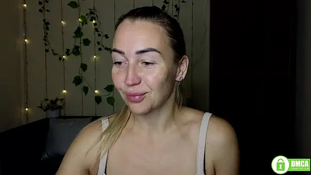 Kiss julli88I online show from 10/20/25, 05:24