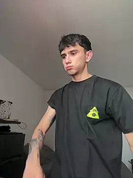 samevansx  online show from 03/17/25, 04:01