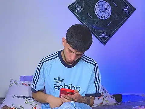 samevansx  online show from 12/04/25, 04:59