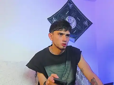 samevansx  online show from 02/11/26, 06:02