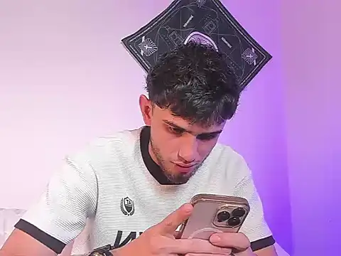 samevansx  online show from 04/02/26, 05:43