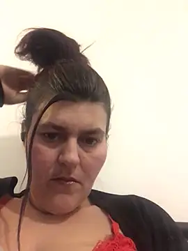 Curvy-Essex-Milf online show from 03/22/25, 12:17