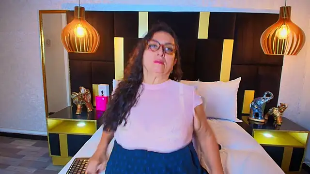 AlessandraLeroy online show from 09/10/25, 12:49