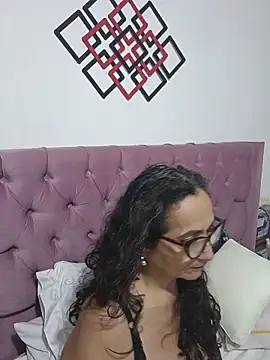 AlessandraLeroy online show from 10/31/25, 02:12