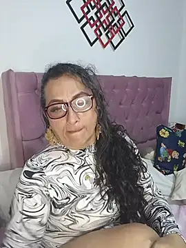 AlessandraLeroy online show from 02/06/26, 02:38