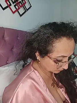 AlessandraLeroy online show from 05/21/26, 01:12
