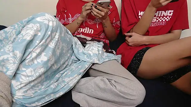 Snapshot of NaughtyThrouple007 chatting on 11/20/25, 07:30 NaughtyThrouple007 online show from 11/20/25, 07:30