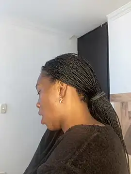 Nahomy gree online show from 03/25/26, 07:09