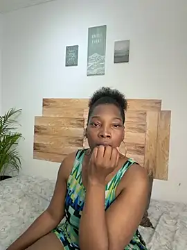 Nahomy gree online show from 04/07/26, 07:25