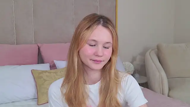 Snapshot of AmeliRoyse chatting on 06/19/26, 05:17 AmeliRoyse online show from 06/19/26, 05:17