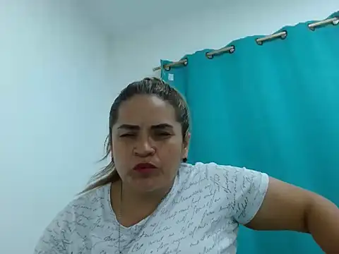 Milena Foox online show from 12/18/25, 01:11