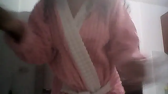 Snapshot of Paula6Colombia chatting on 12/21/25, 04:41 Paula6Colombia online show from 12/21/25, 04:41