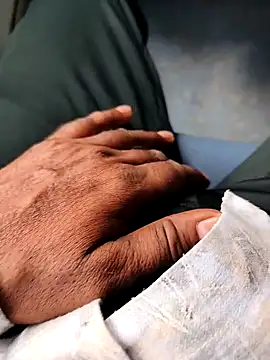 Snapshot of himvilohi08 chatting on 09/18/25, 04:58 himvilohi08 online show from 09/18/25, 04:58