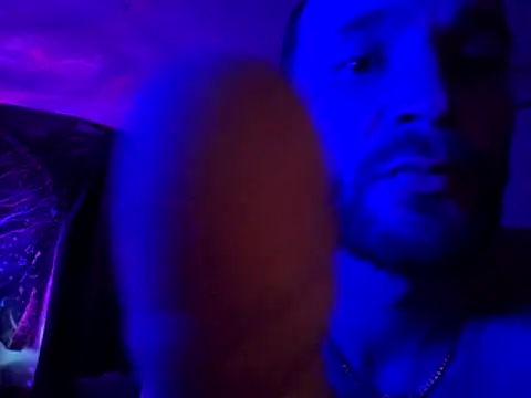 Snapshot of CREAMPlES chatting on 12/19/25, 10:39 CREAMPlES online show from 12/19/25, 10:39