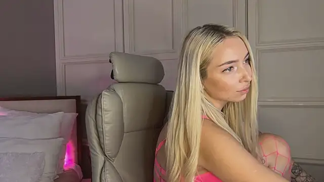 OhMyEmma online show from 03/12/25, 04:08