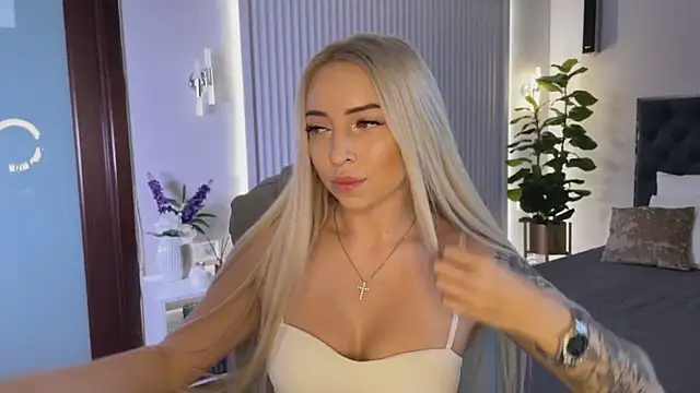 OhMyEmma online show from 09/26/25, 01:53