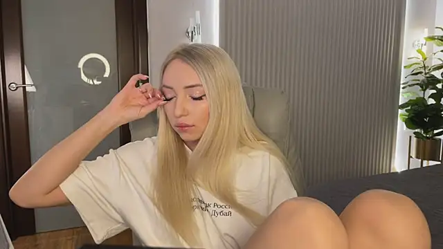 OhMyEmma online show from 02/05/26, 01:32