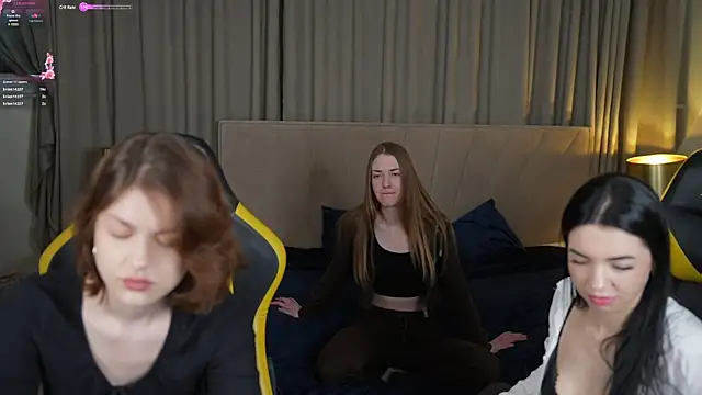 Molly Crazy  online show from 03/07/25, 06:33