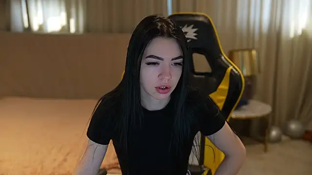 Molly Crazy  online show from 03/22/25, 08:40