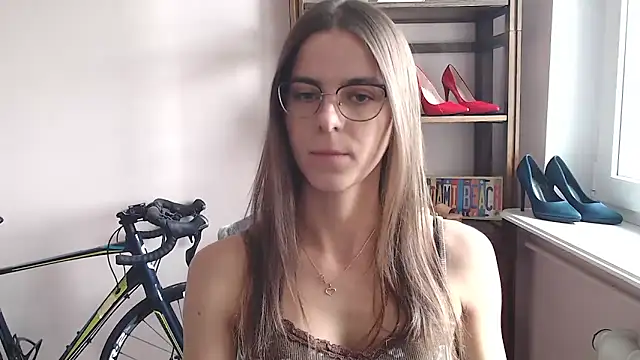 love megi online show from 04/30/26, 01:39