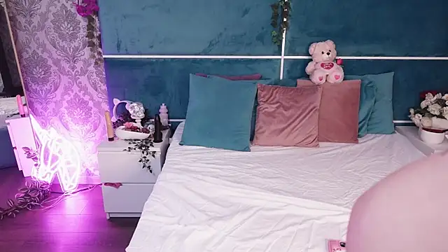 SunnyGlow online show from 10/04/25, 04:21