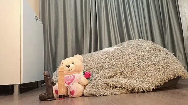 SunnyGlow online show from 11/12/25, 05:08