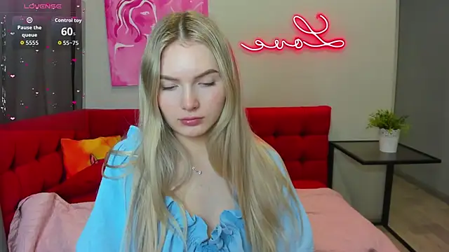 Snapshot of EvelineAmore chatting on 07/19/26, 01:42 EvelineAmore online show from 07/19/26, 01:42
